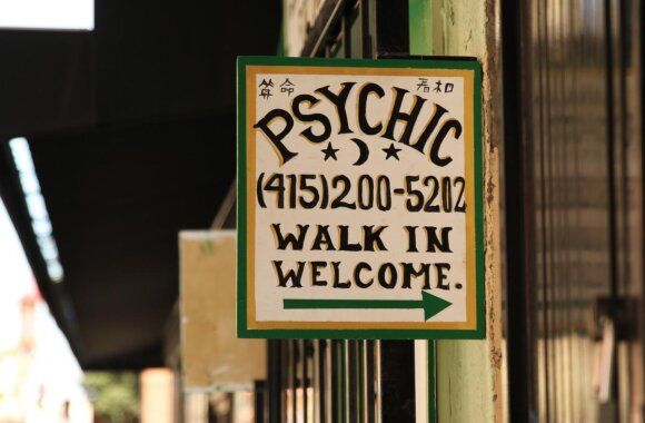 12+ Best Questions To Ask A Psychic
